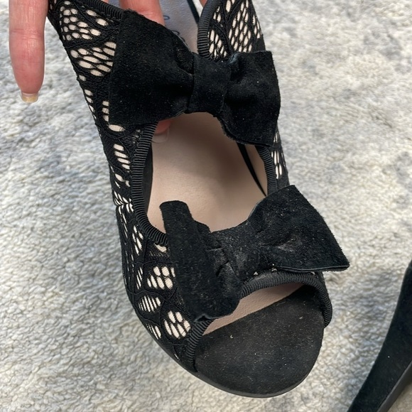 Seychelles Anthropologie Bobbin Lace Pumps Peep Toe Bow Girly Sz 8 - Picture 16 of 16